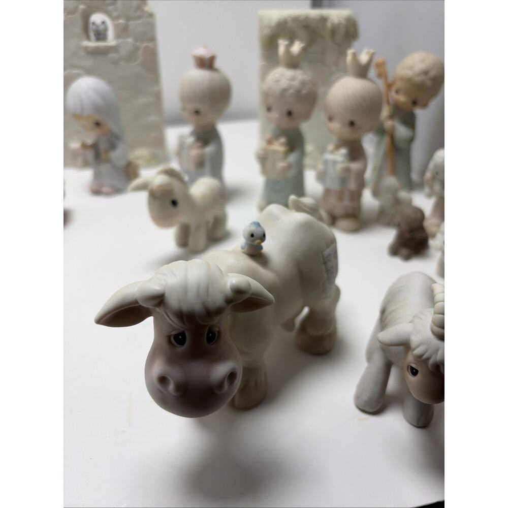 Precious Moments- Come Let Us Adore Him 18 Pc Set 9-10” Tall Nativity 1979 Box - Picture 6 of 14